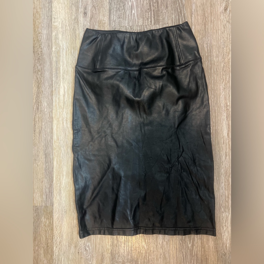 ARITZIA WILFRED Black Faux Leather Pencil Skirt